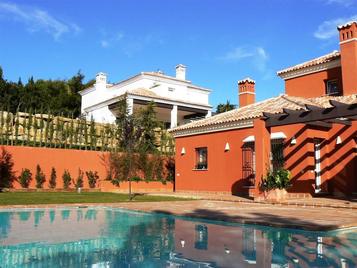 Villa for sale in Sotogrande Alto 980,000€