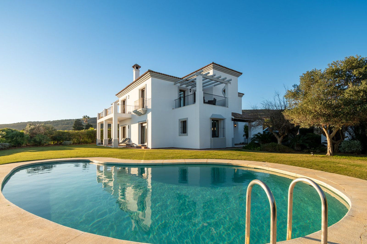 Villa for sale in Sotogrande 1,695,000€