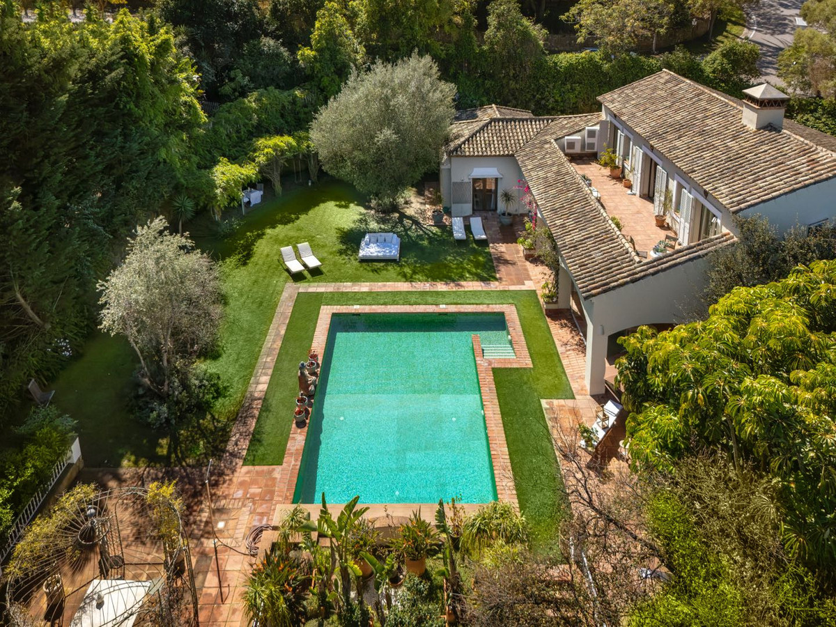 Villa for sale in Sotogrande Alto 2,400,000€