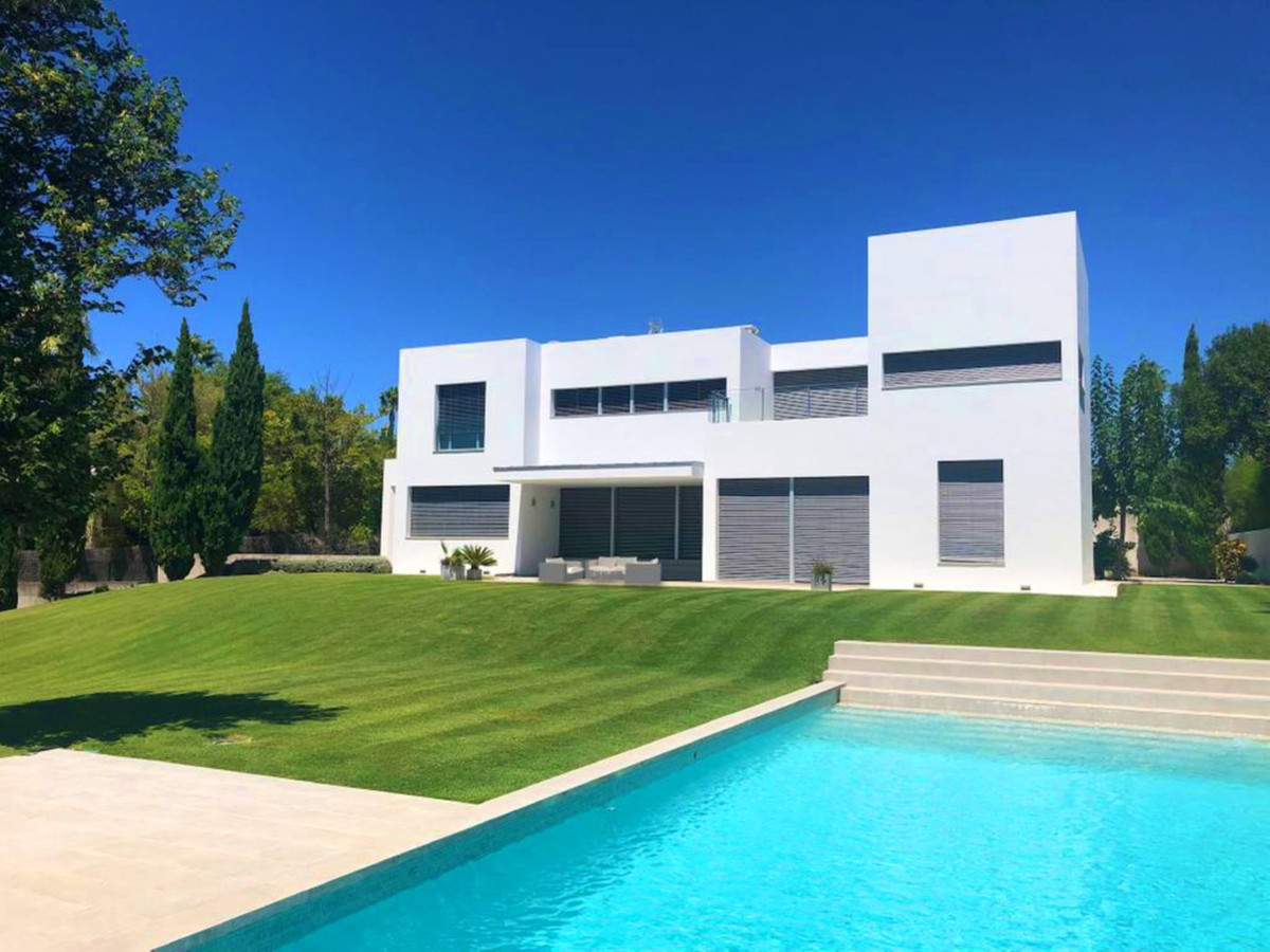 Villa for sale in Sotogrande 2,300,000€