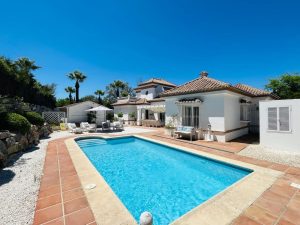 Detached Villa for sale in Sotogrande 950,000€
