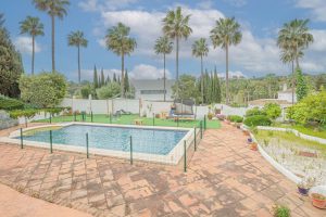 Detached Villa for sale in Sotogrande Alto 975,000€