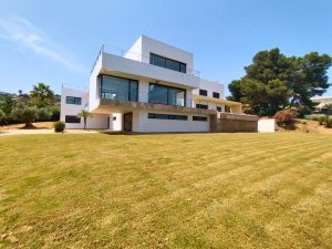 Detached Villa for sale in Sotogrande Alto 2,835,900€