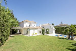 Detached Villa for sale in Sotogrande Costa 1,795,000€