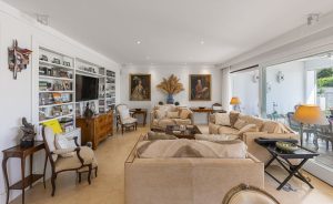Detached Villa for sale in Sotogrande Costa 2,200,000€