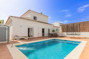 Detached Villa for sale in Sotogrande 550,000€